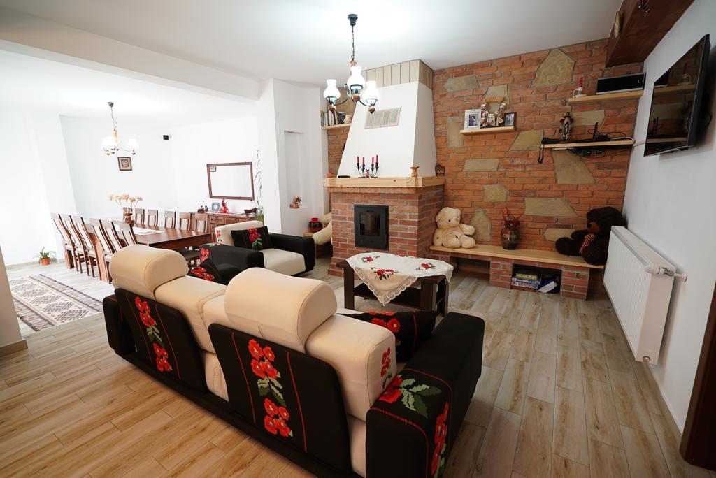 Hotel Casa Bunicii à Moisei Extérieur photo