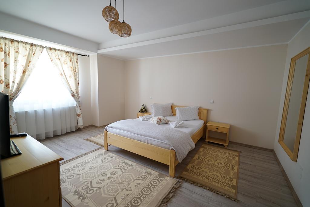 Hotel Casa Bunicii à Moisei Extérieur photo
